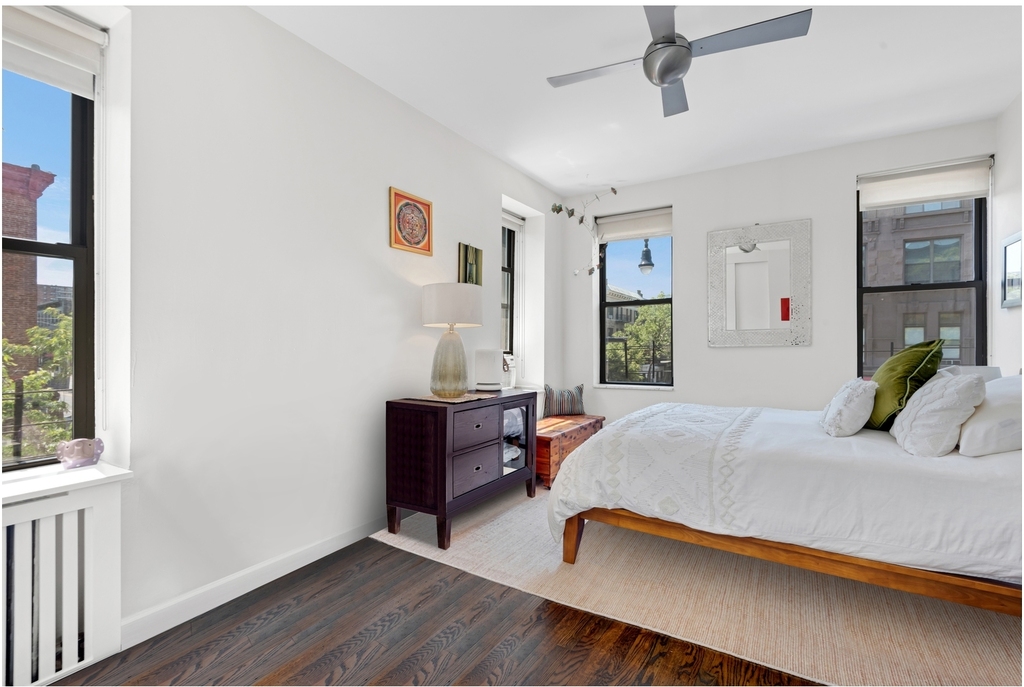 341 6th St - Photo 3