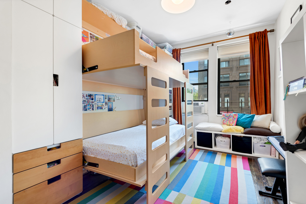 341 6th St - Photo 4