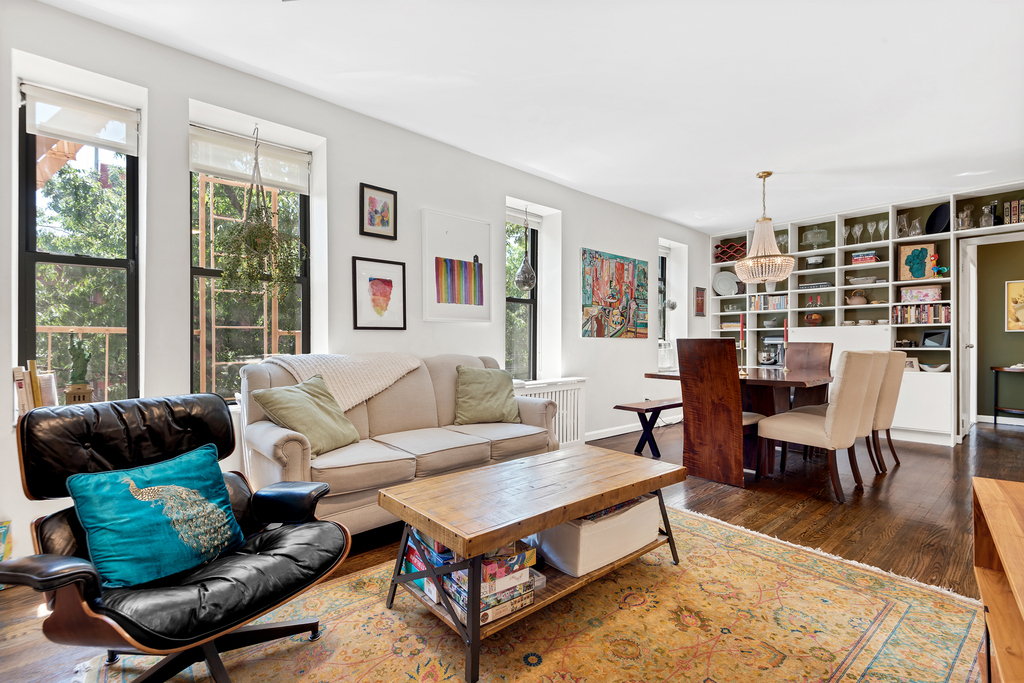 341 6th St - Photo 0
