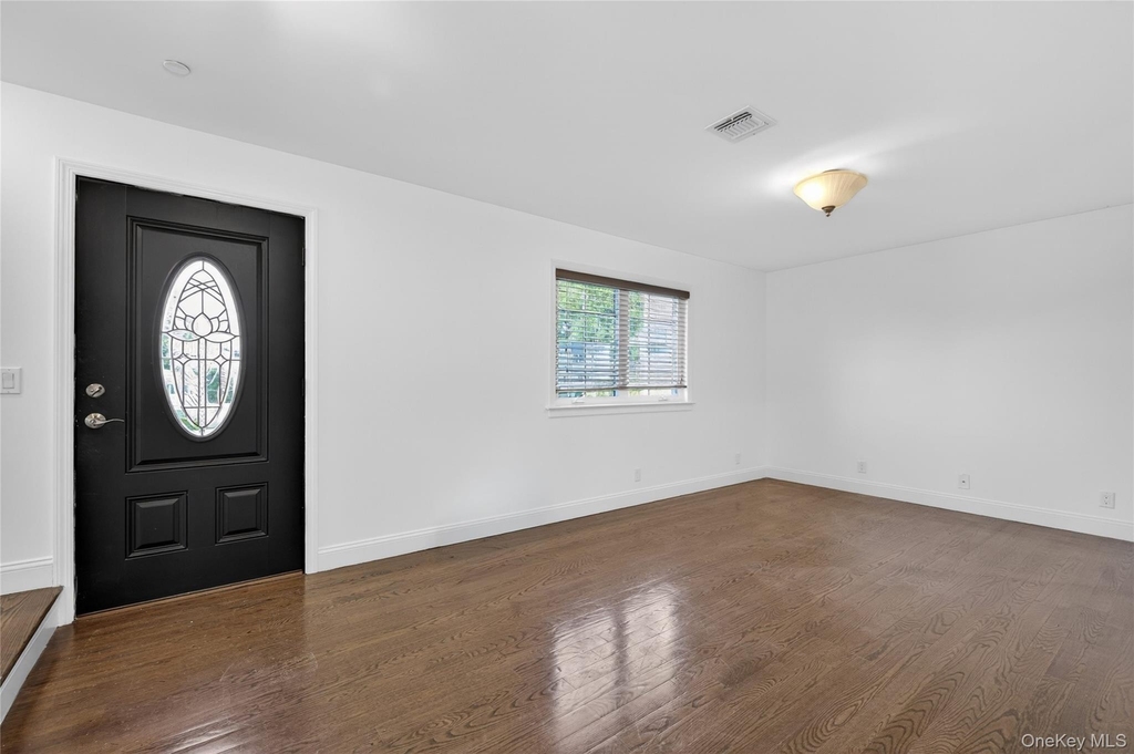 8 Lee Gray Court - Photo 3