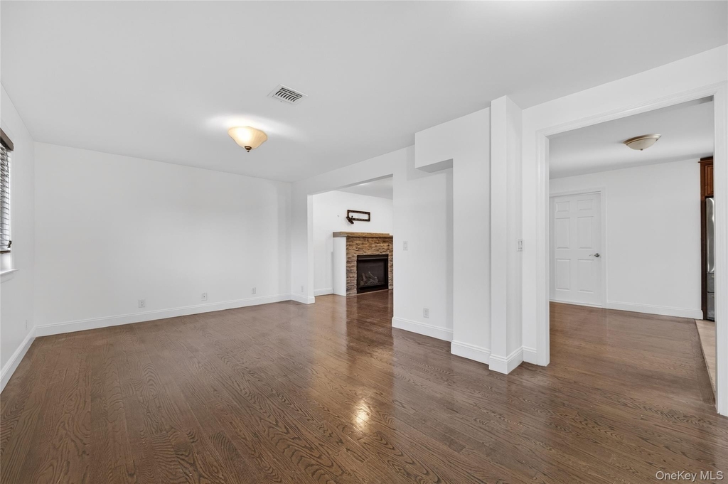 8 Lee Gray Court - Photo 4