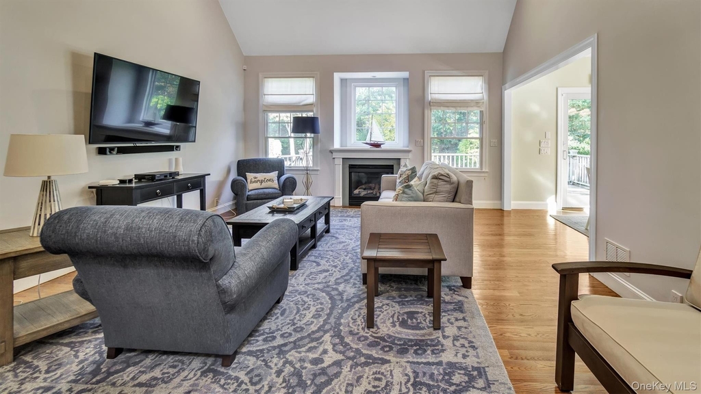 38 Bridle Path - Photo 3