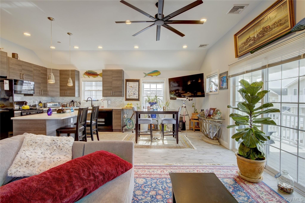 48 Wyoming Avenue - Photo 3