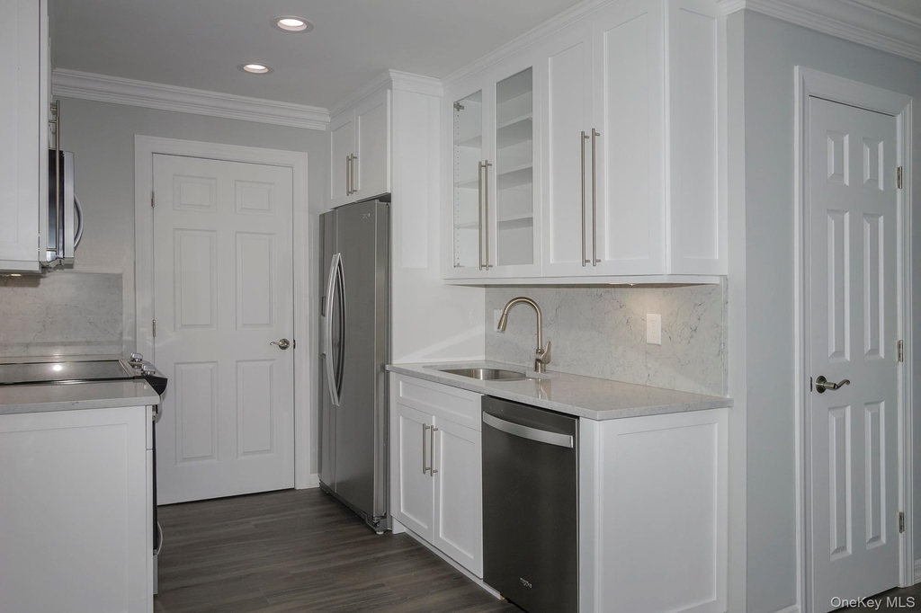 2 Victorian Court - Photo 2
