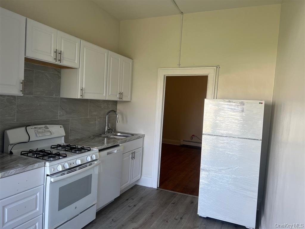 68 Jerusalem Avenue - Photo 2