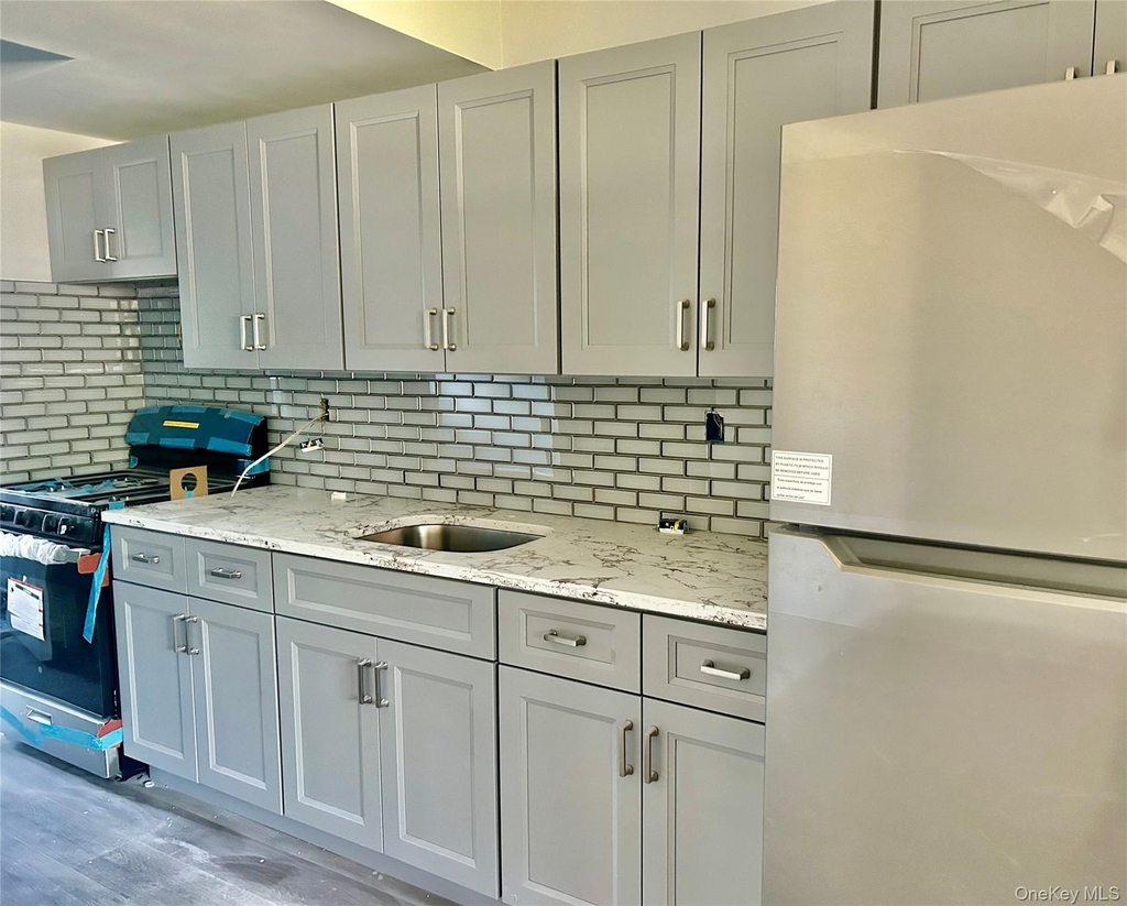 153 Sixth Avenue - Photo 2