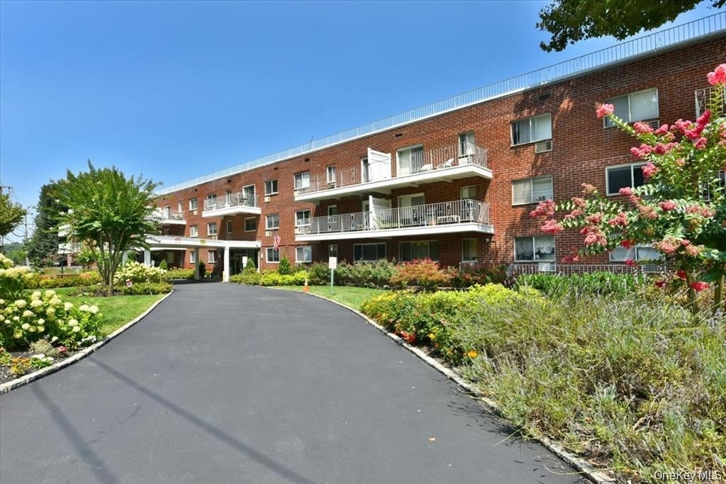320 East Shore Road - Photo 0