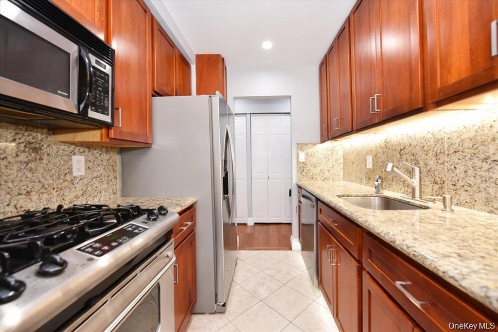 320 East Shore Road - Photo 11