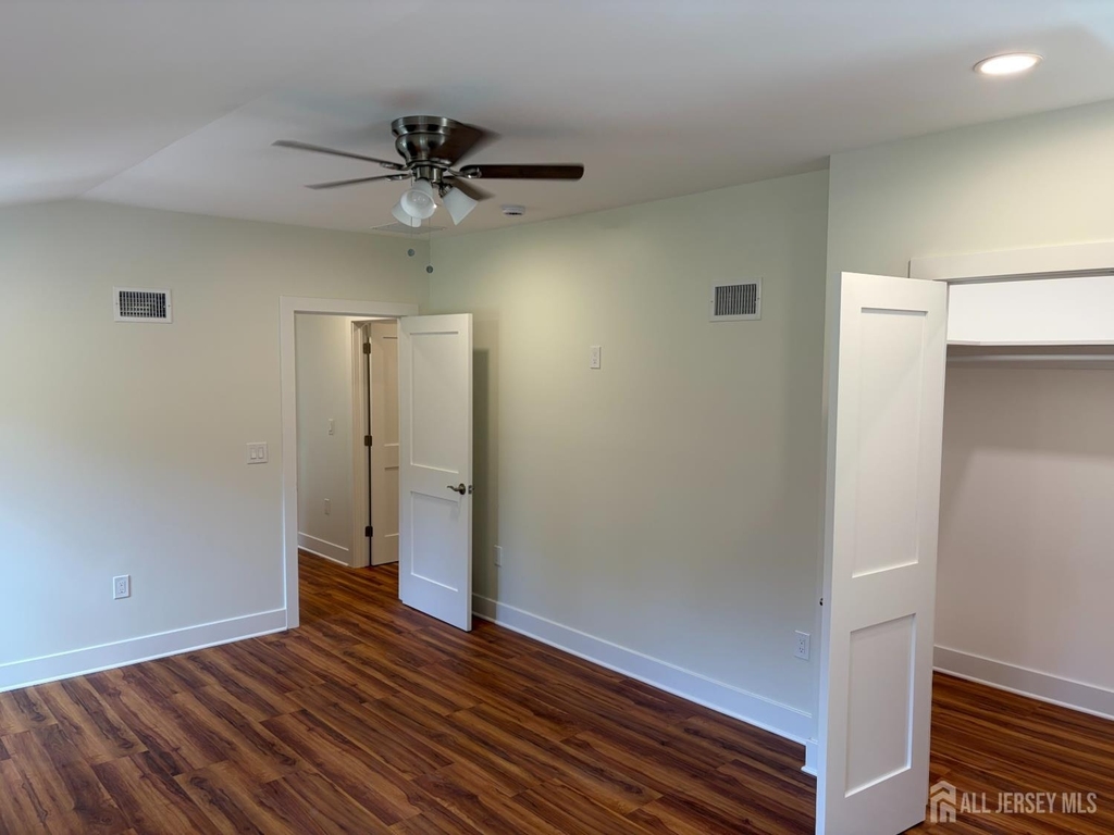 13 Martha Boulevard - Photo 15