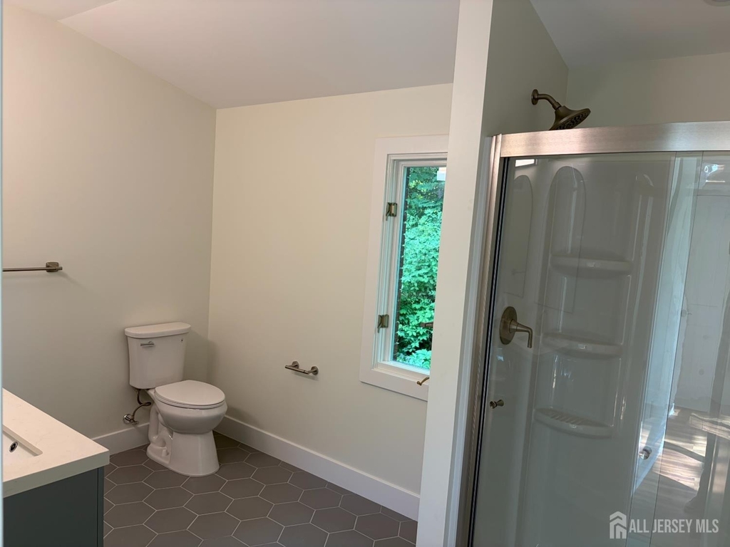 13 Martha Boulevard - Photo 10