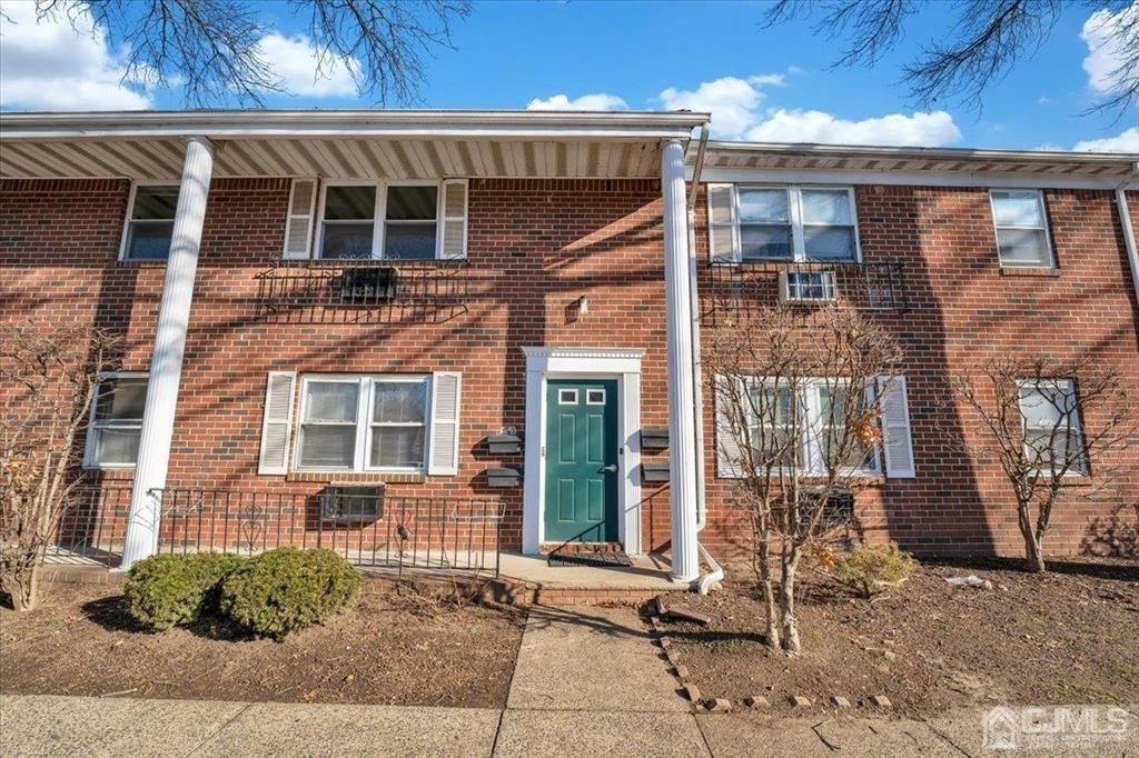 289 Main Street - Photo 1
