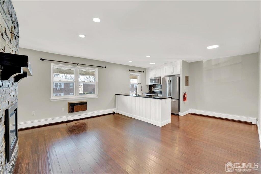 289 Main Street - Photo 3