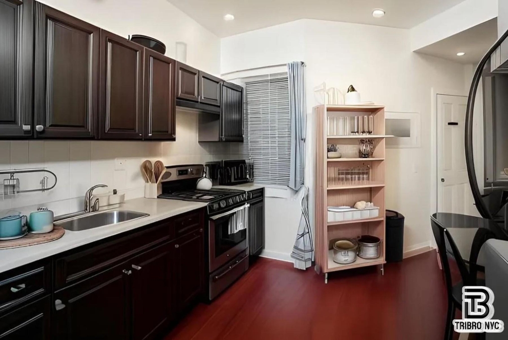 439 Jefferson Avenue - Photo 3