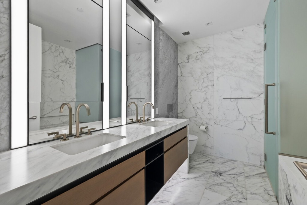 555 W 22nd Street - Photo 4