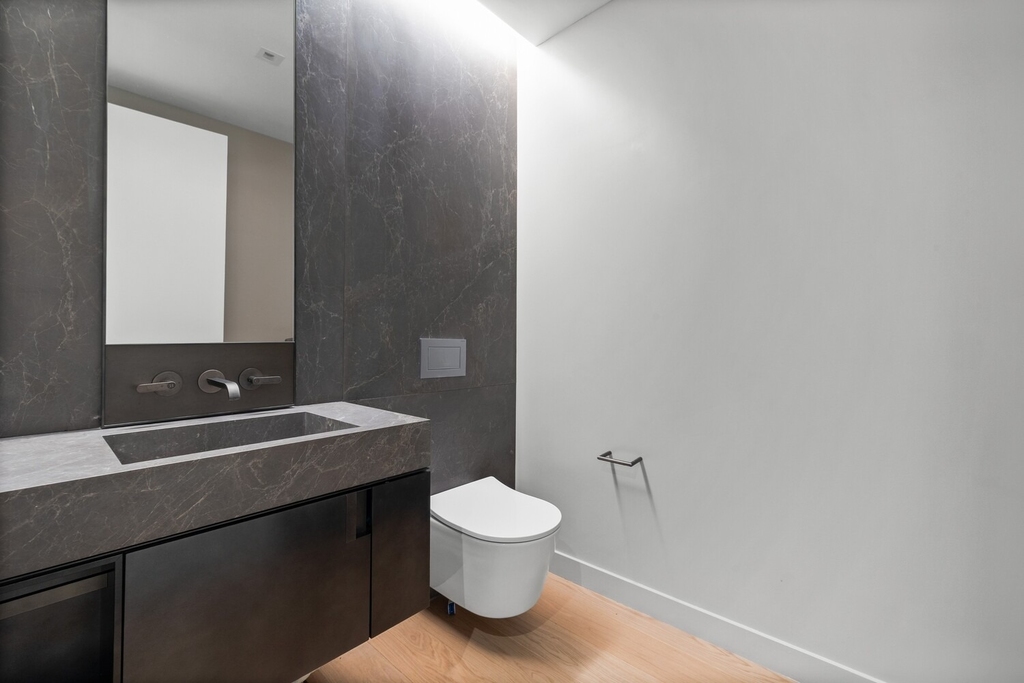 555 W 22nd Street - Photo 7