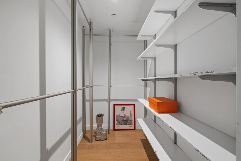 555 W 22nd Street - Photo 5