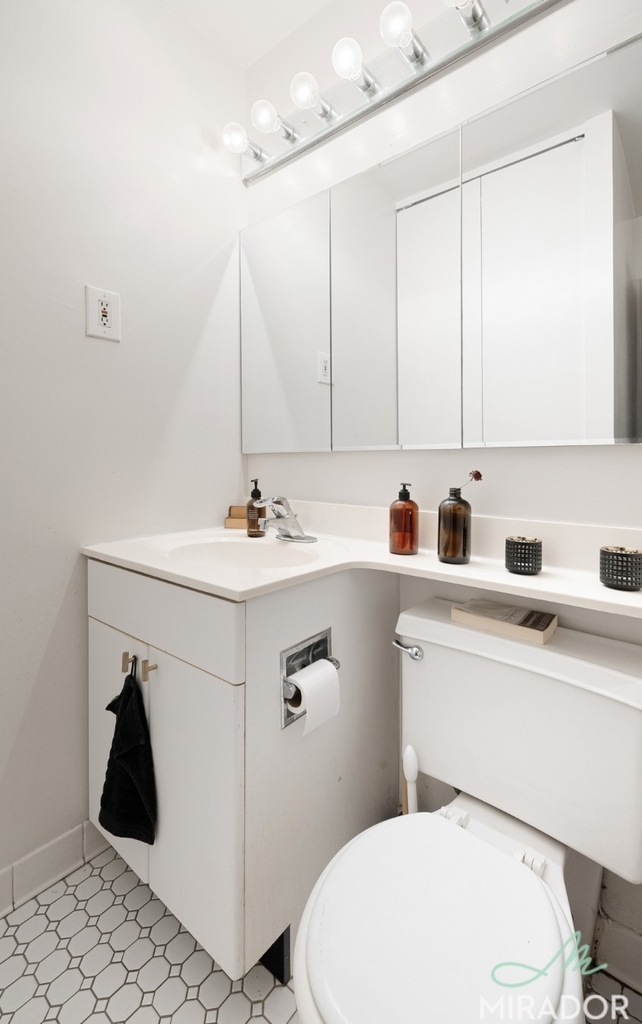 153 E 32nd Street - Photo 6