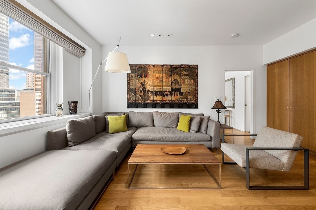111 E 56th Street - Photo 10