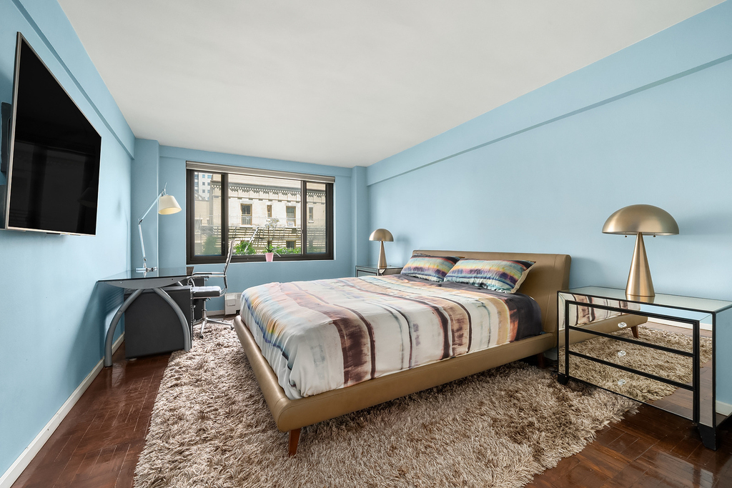 420 E 64th Street - Photo 4