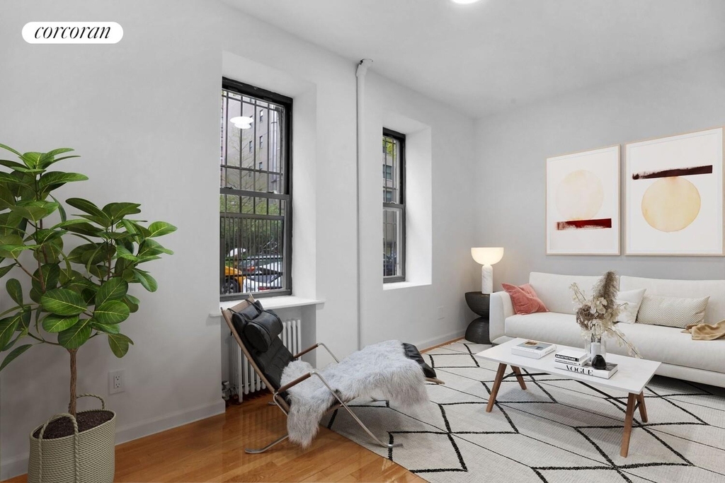 536 E 82nd Street - Photo 2