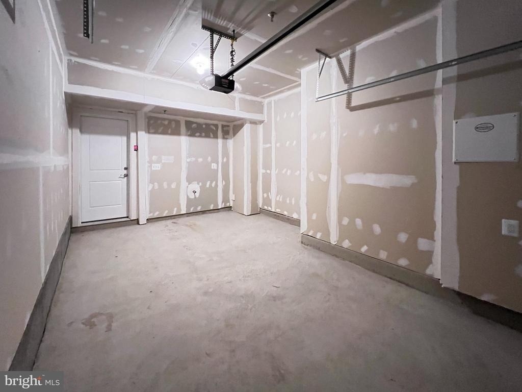 20285 Newfoundland Square - Photo 39