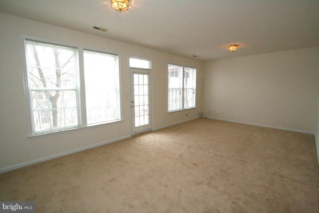 46164 Aisquith Terrace - Photo 15