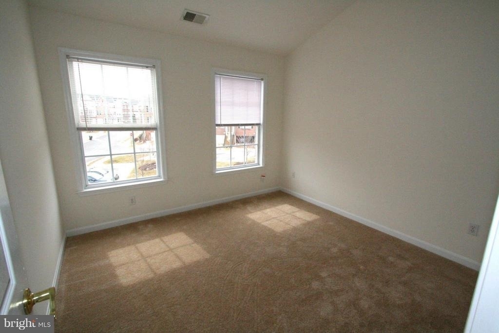 46164 Aisquith Terrace - Photo 13