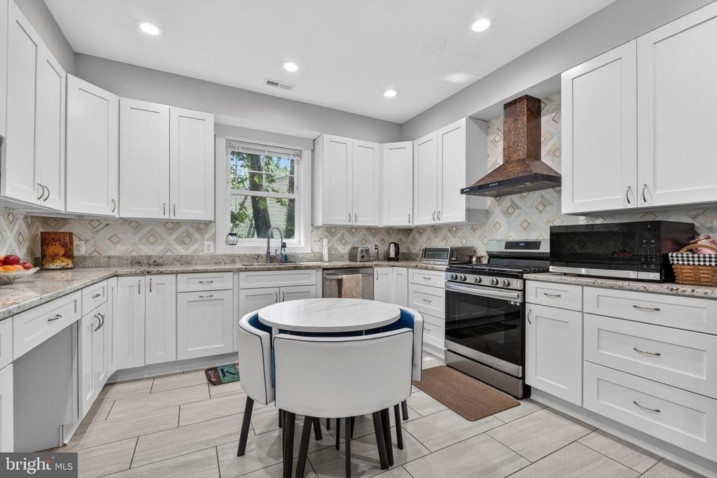 3925 Ashwood Place - Photo 16