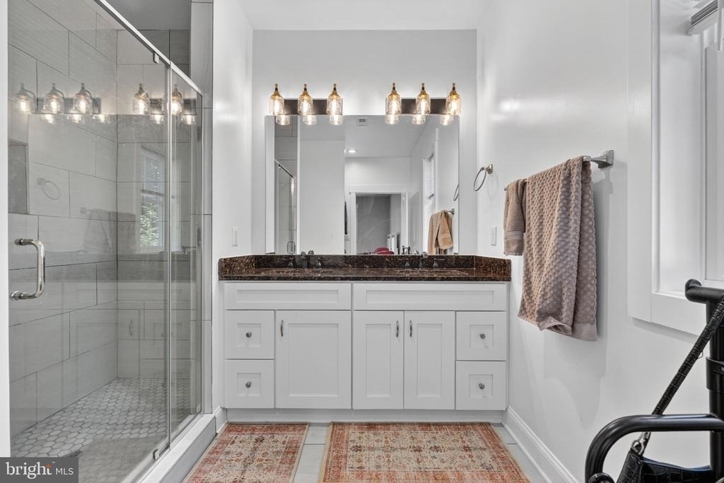 3925 Ashwood Place - Photo 32