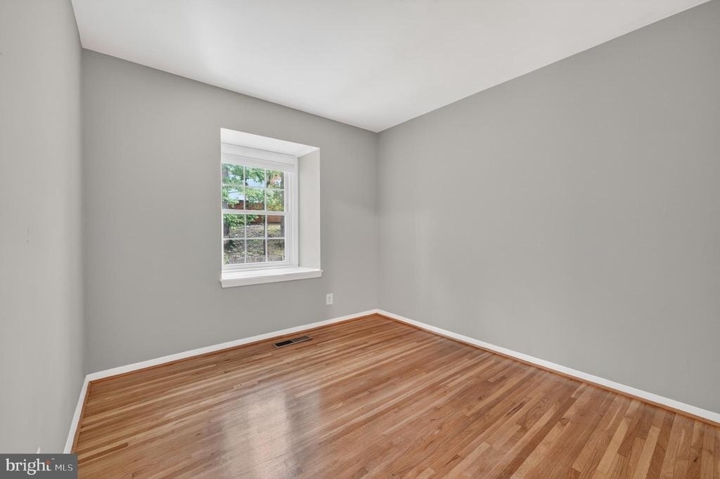7601 Tiverton Drive - Photo 9