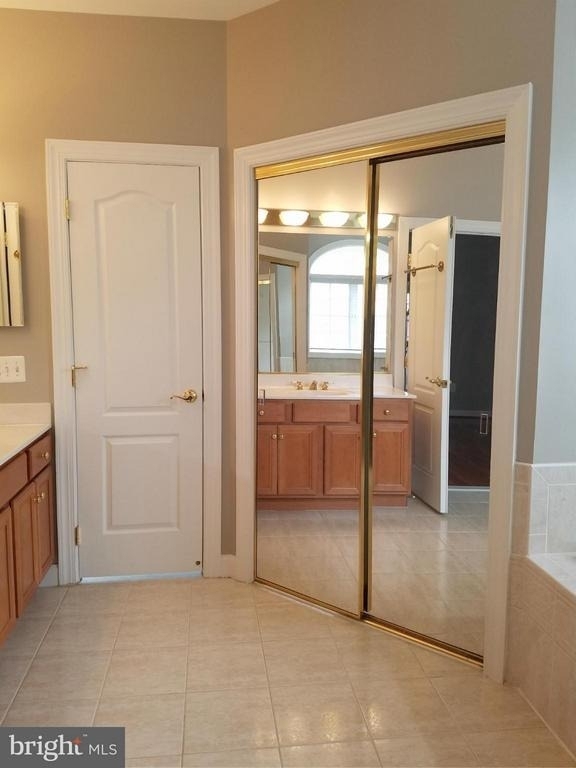 1619 Seneca Avenue - Photo 22