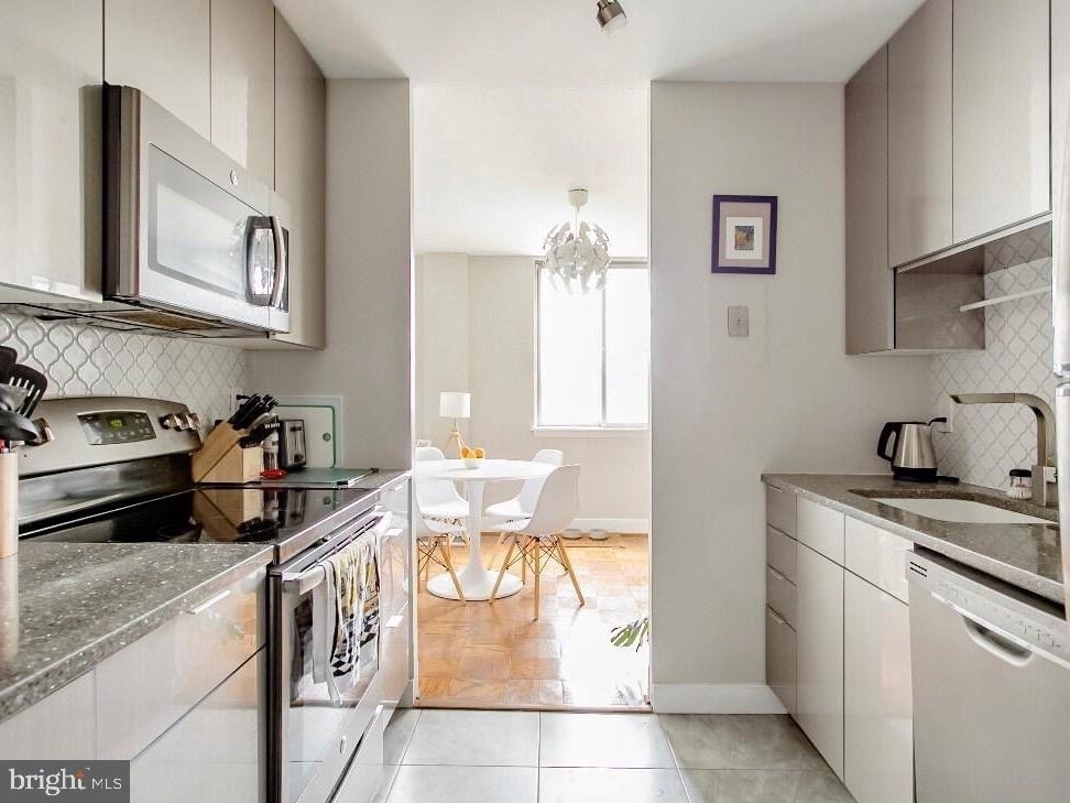 3245 Rio Drive - Photo 4