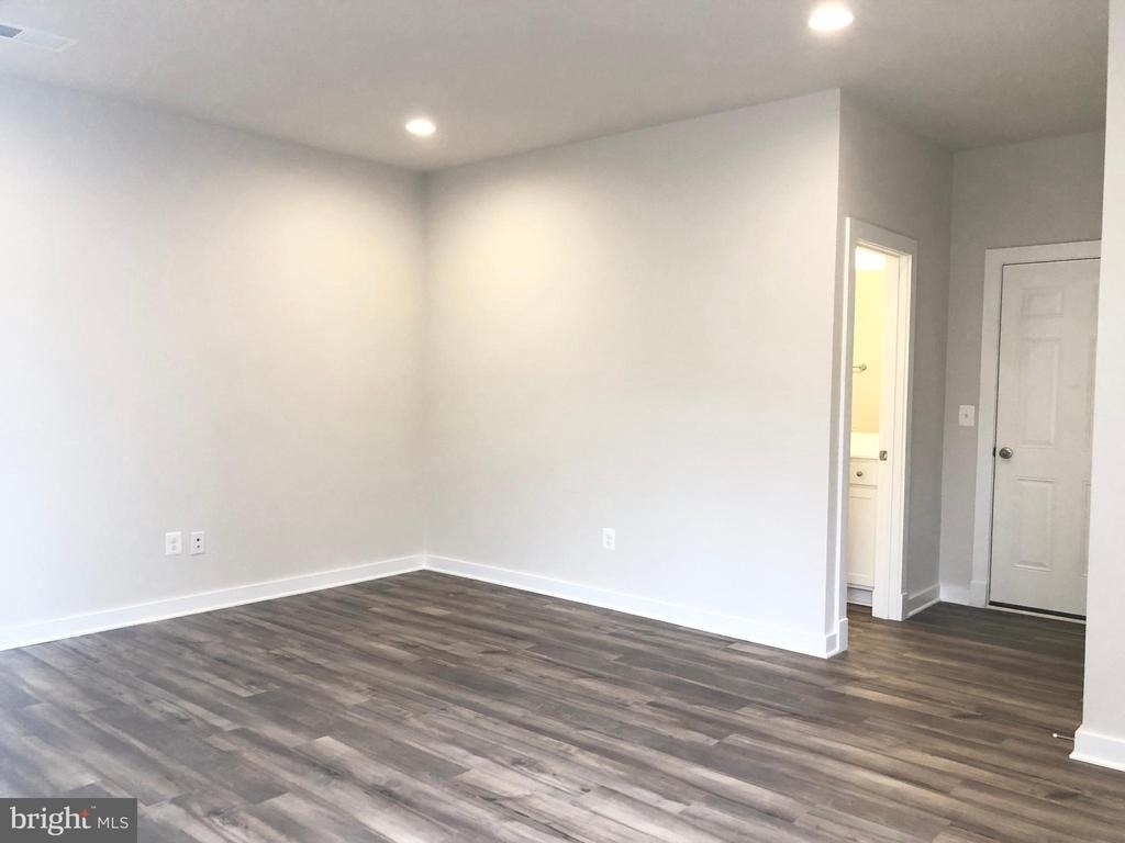 277 Willis St - Photo 15