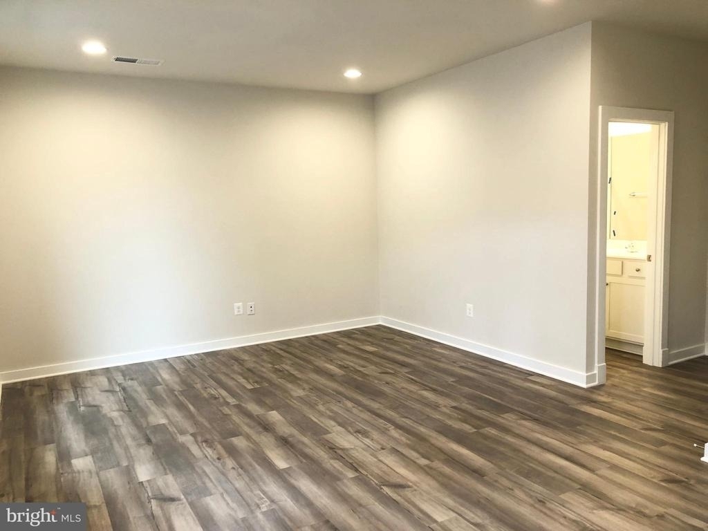 277 Willis St - Photo 14