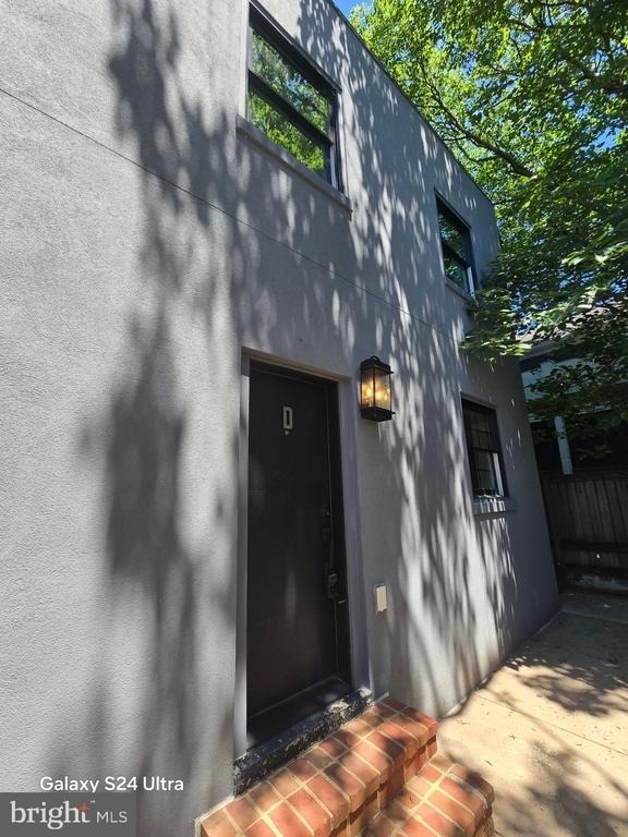 1401 Charles Street - Photo 1