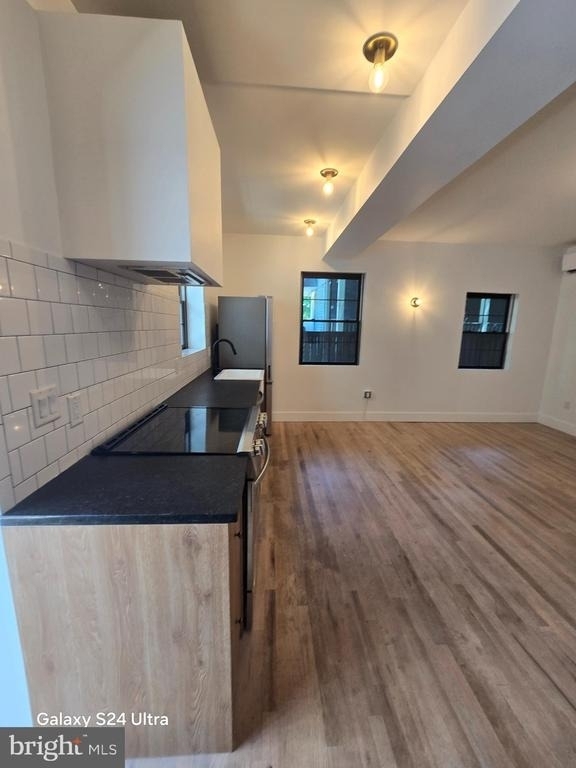 1401 Charles Street - Photo 3