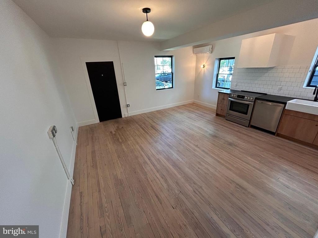 1401 Charles Street - Photo 25