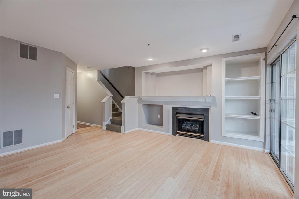 5140 Donovan Drive - Photo 3