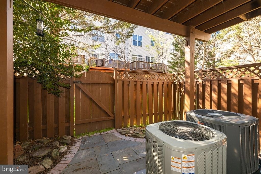 5140 Donovan Drive - Photo 36