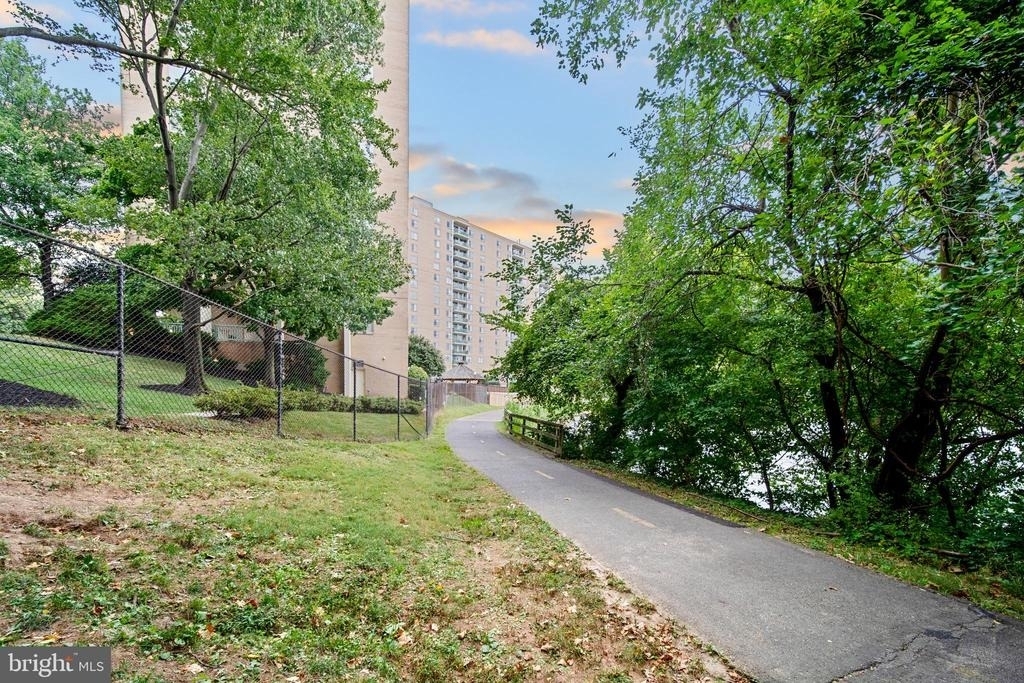 501 Slaters Lane - Photo 32