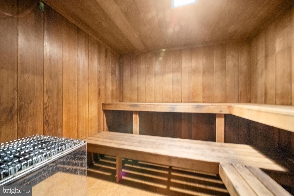501 Slaters Lane - Photo 21