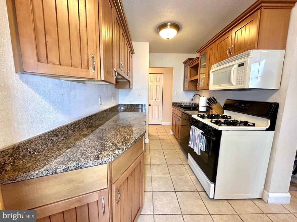 501 Slaters Lane - Photo 43