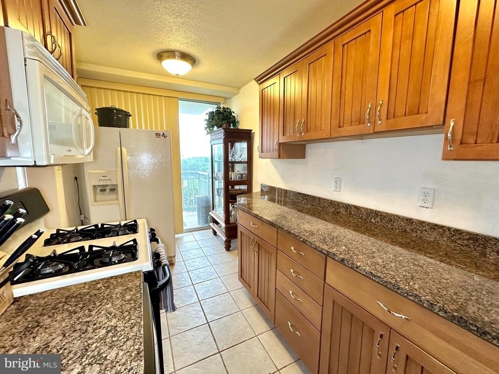 501 Slaters Lane - Photo 44
