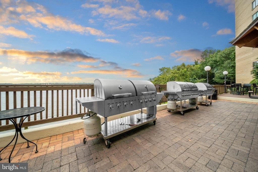 501 Slaters Lane - Photo 14