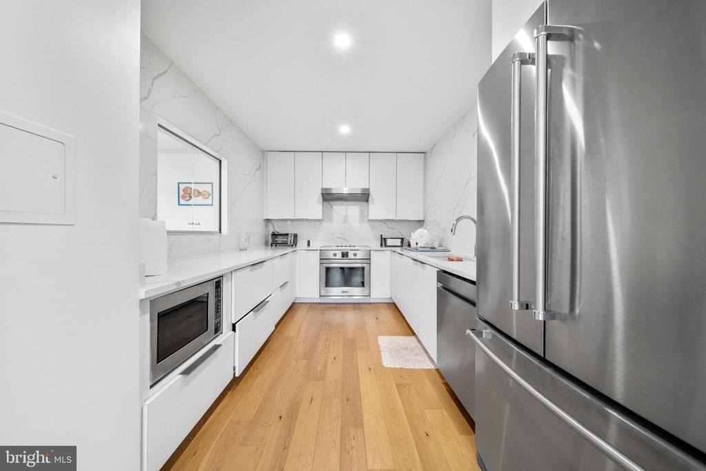 501 Slaters Lane - Photo 30