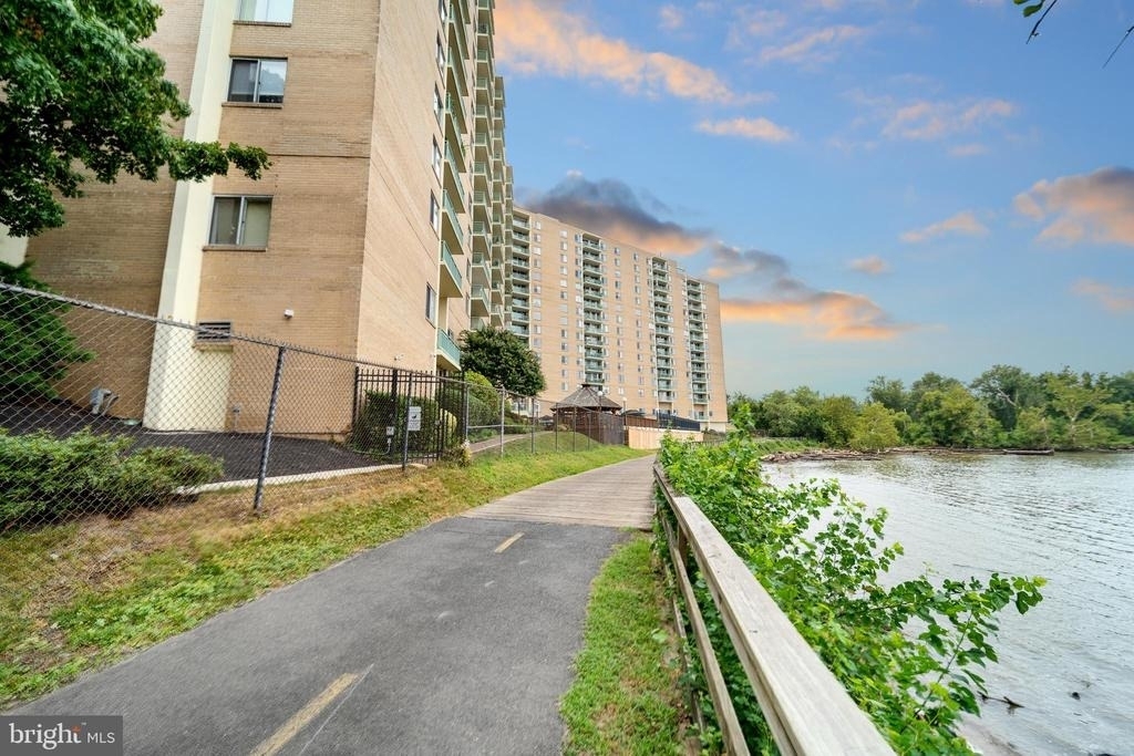 501 Slaters Lane - Photo 31