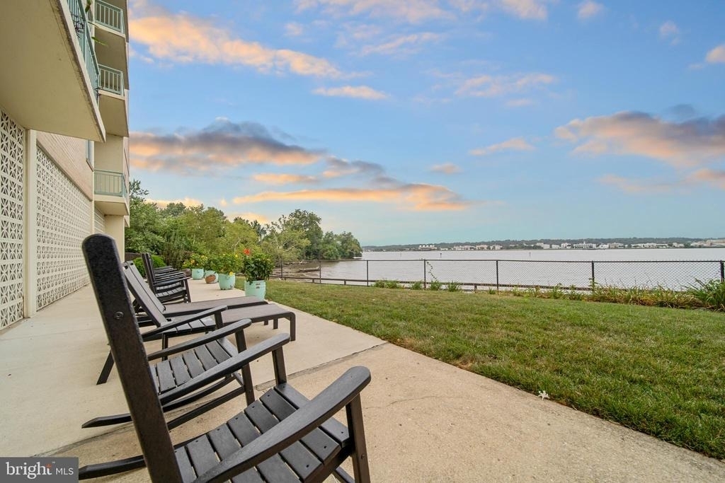 501 Slaters Lane - Photo 9