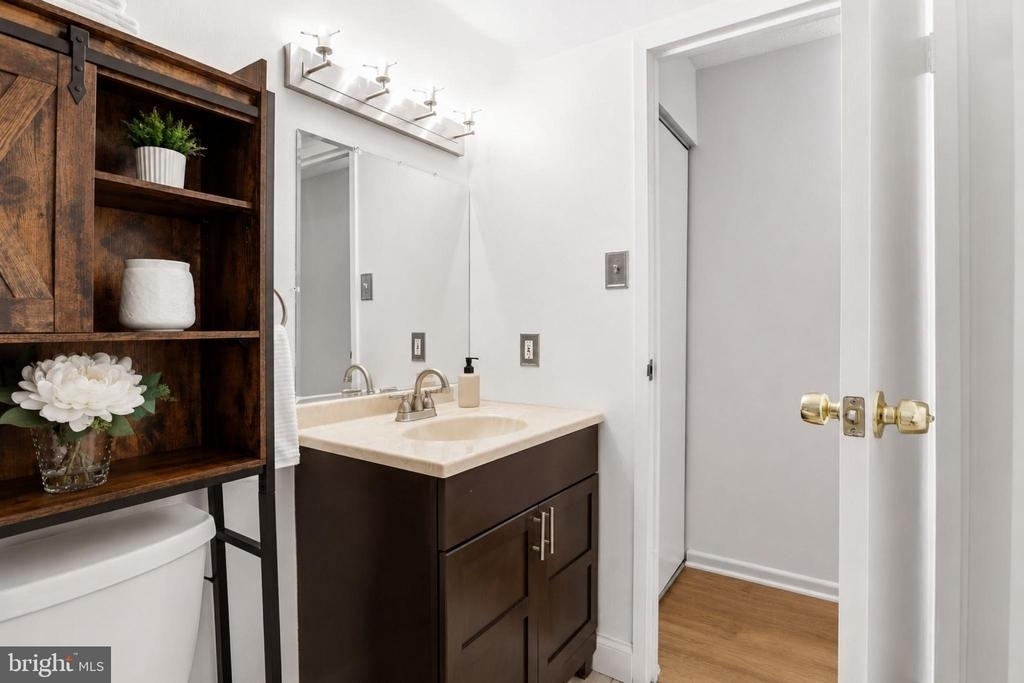 200 N Pickett Street - Photo 7