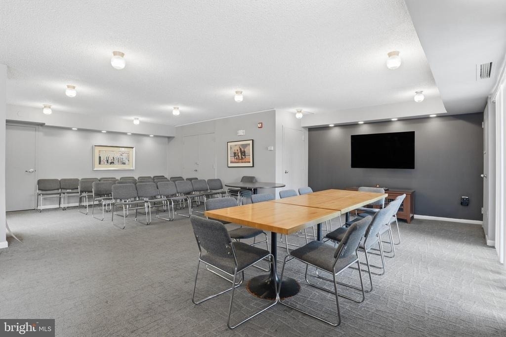 200 N Pickett Street - Photo 33