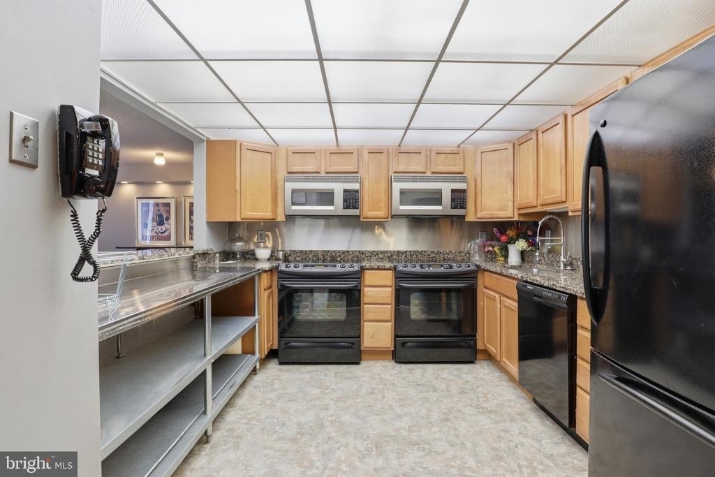 200 N Pickett Street - Photo 35